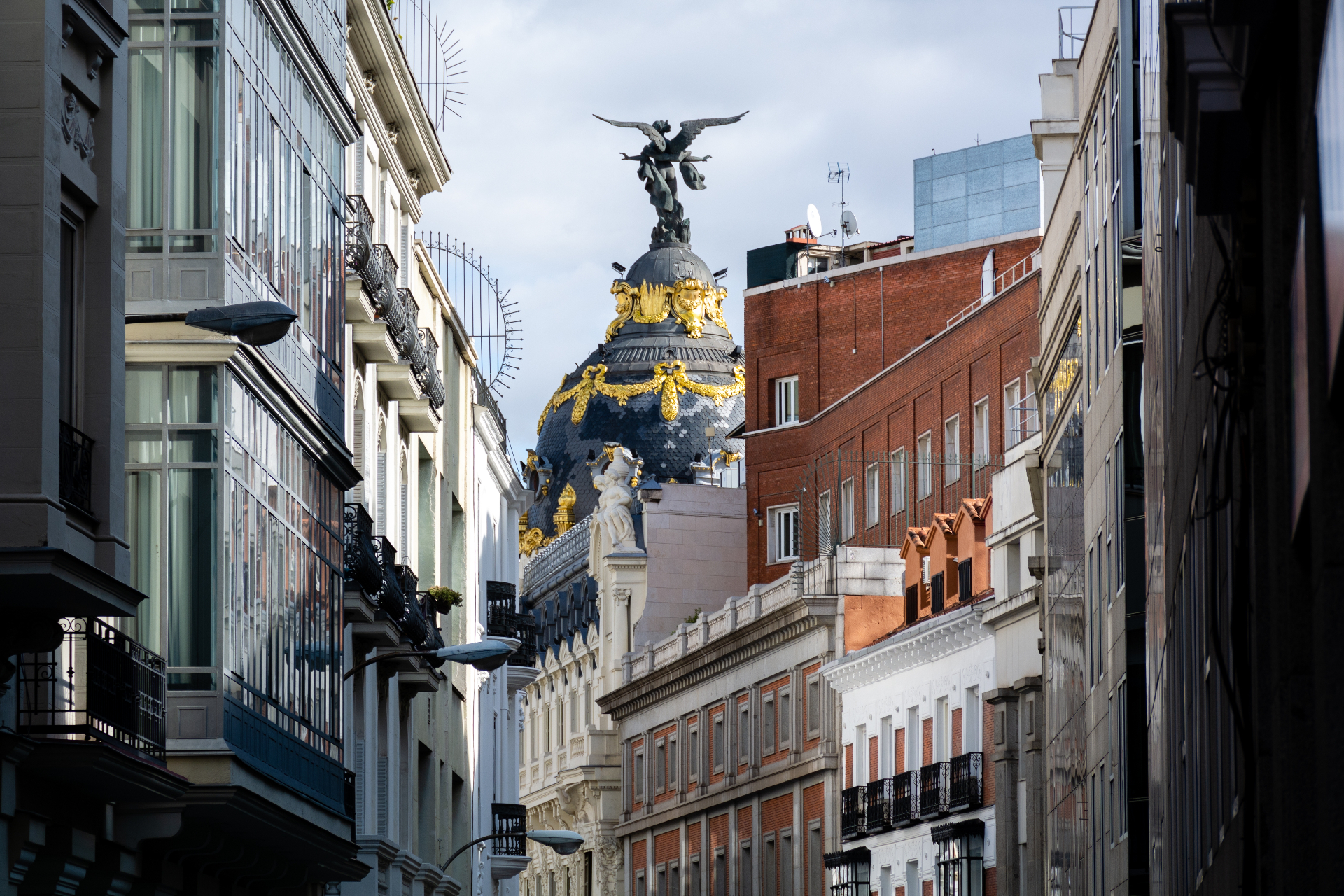 Cúpula del Edificio Metrópolis de Madrid